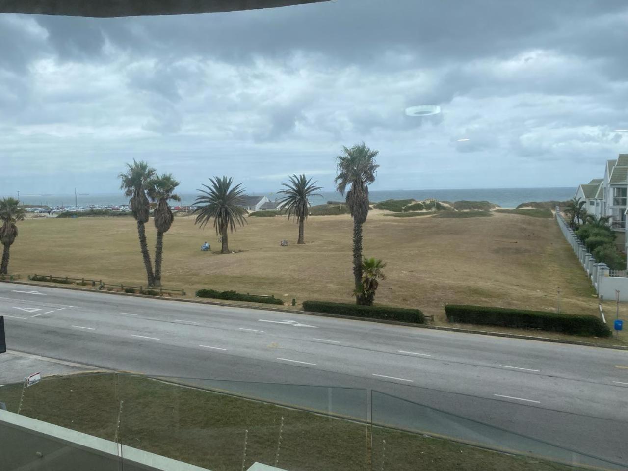 203 Cascades Summerstrand *